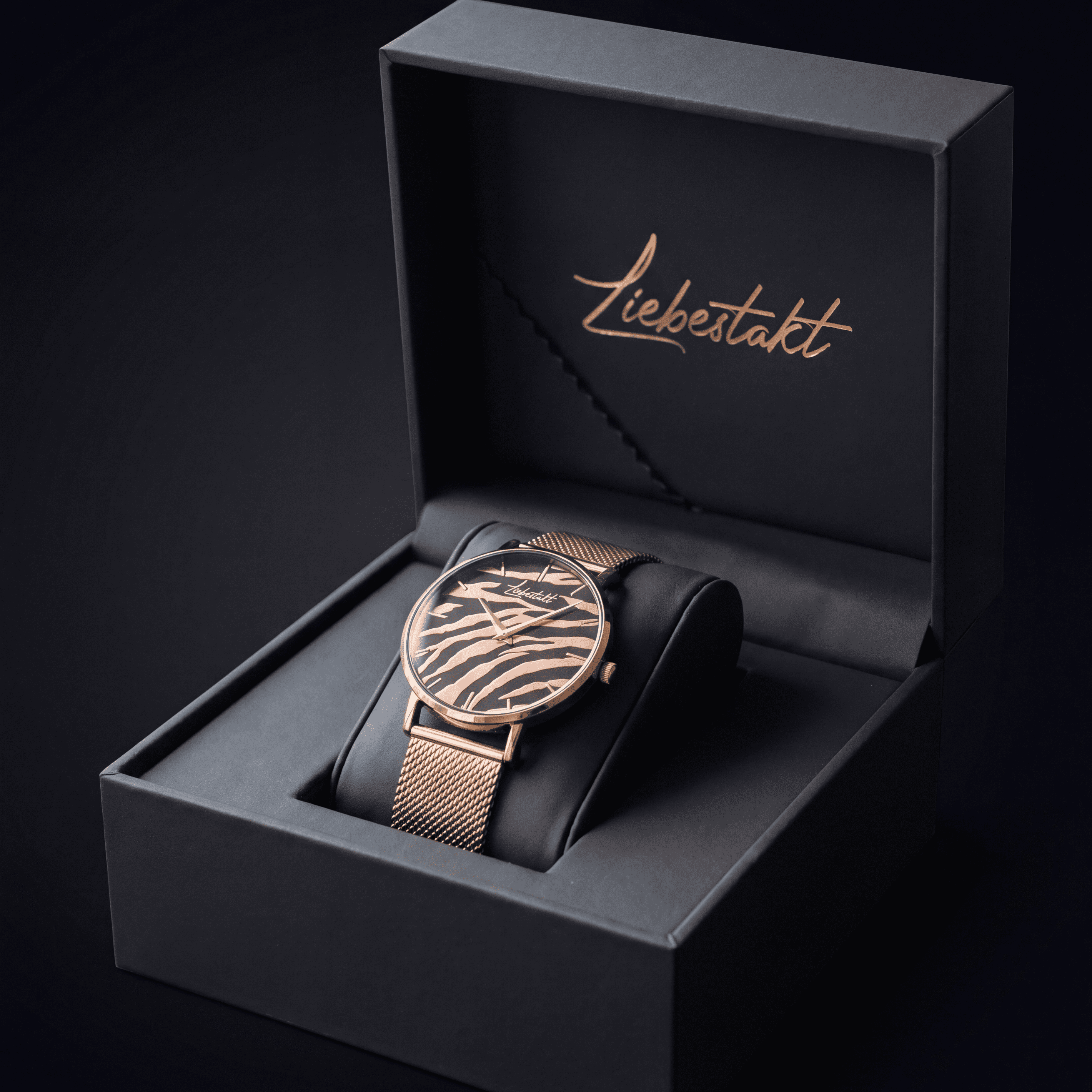 Liebestakt Wild Heart – Damenuhr Roségold Zebra
